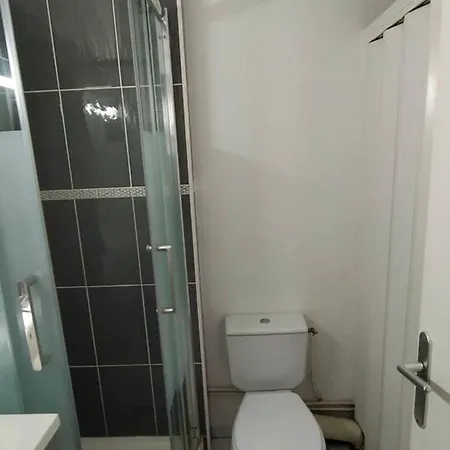 D'une Chambre Avec Terrasse Et Wifi A Apartament *
